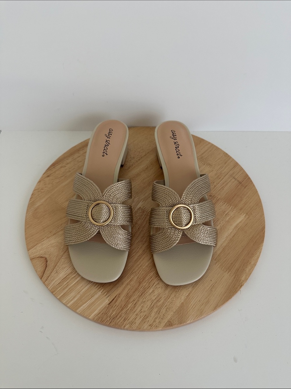 Easy Street Womens Onyx Heeled Sandals